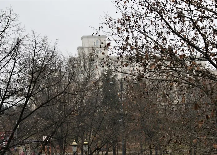 On The River Ultra Bucureşti