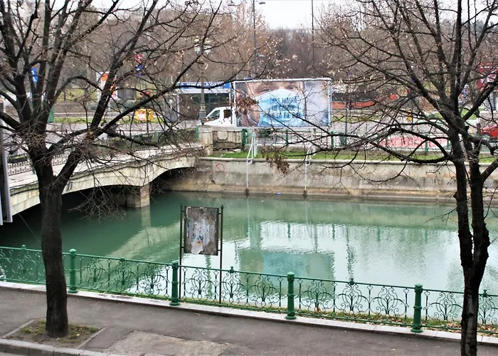 On The River Ultra Appartamento Bucarest