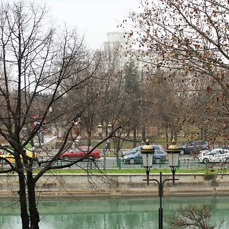 On The River Ultra Apartament